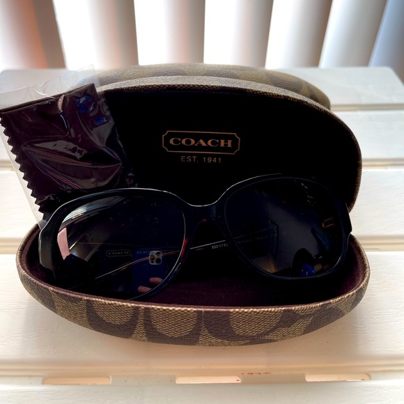 New Coach Sunglasses HC8015 - Picture 1 of 5